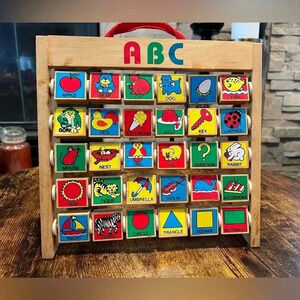 EDDU TOY | Wooden ABC & shapes hanging board